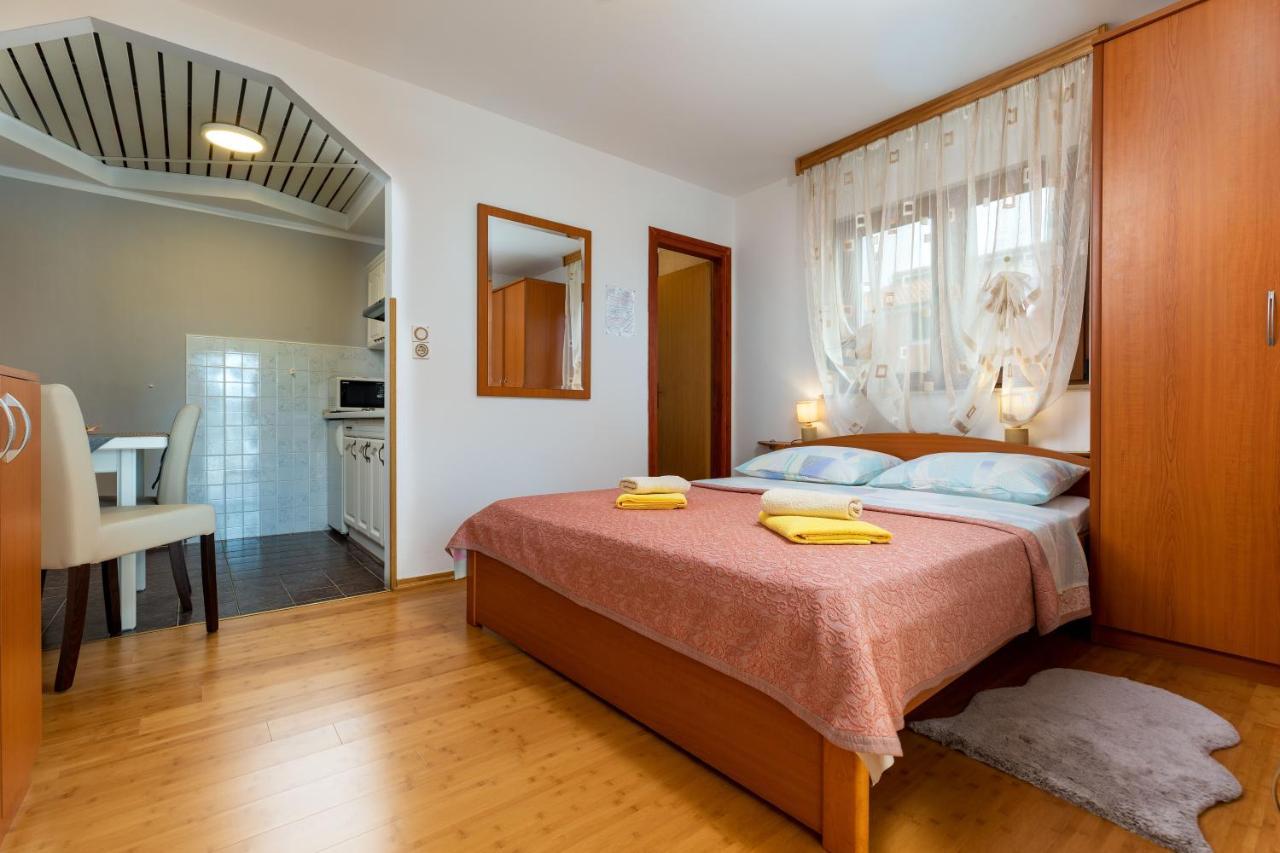 Apartments Kristina Rovinj Exterior foto